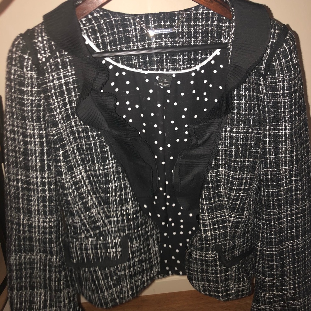 Super cute black and white business women’s suit!